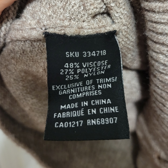 Le Chateau sandy/tan cowl-neck sweater xs - Picture 3 of 6